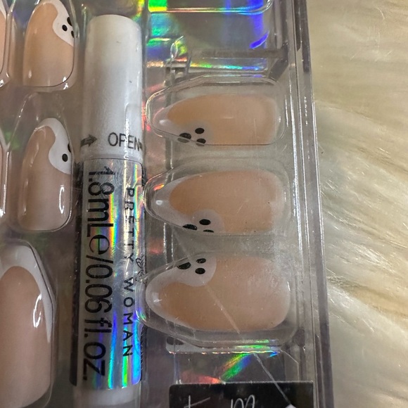 🩷5/$10 Pretty Woman Faux Nails with Ghost Design - Picture 3 of 5
